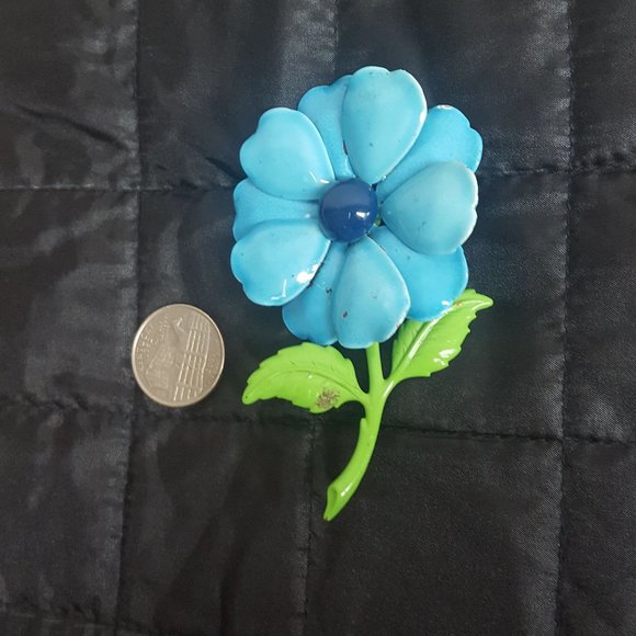 Large Vintage Metal and Enamel Flower Brooch - Picture 2 of 5